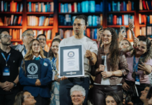 “A Máquina do Tempo – 11.520 anos de lições atemporais”, novo livro liderado por Joel Jota entra para o GUINNESS WORLD RECORDS ™ como o maior livro de não ficção em coautoria do mundo